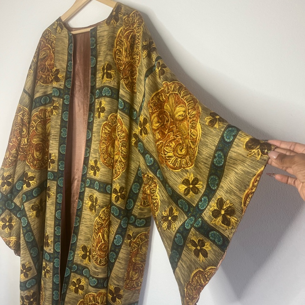Elegant Multicolor Kimono Jacket - Picture 1 of 14